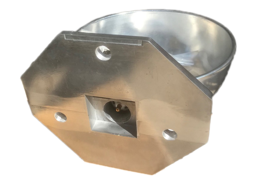 Cemo-Anbautranke-Flansch-eckig Tränkebecken jetzt mit eckigem Flansch – passend für gängigen Anschluss