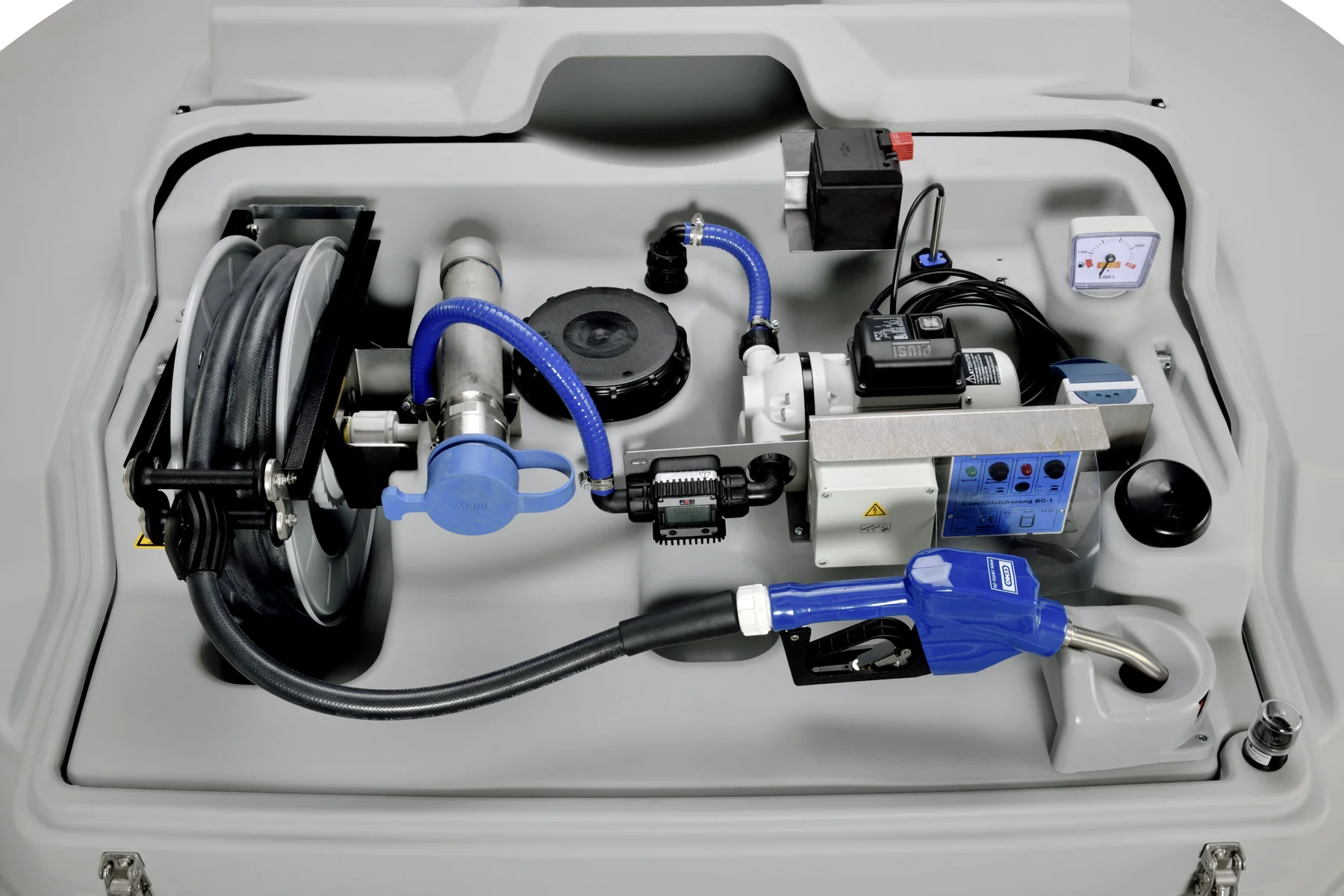 CUBE-Tank Outdoor Premium 5000 Liter für AdBlue® Ausschnitt Armaturenbereich CUBE-Tank Outdoor Premium 5000 Liter für AdBlue® Ausschnitt Armaturenbereich