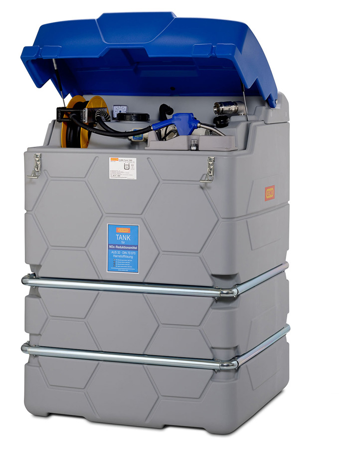 Beispiel AdBlue®-CUBE-Tank 1500 Liter mit Klappdeckel und Schlauchaufroller