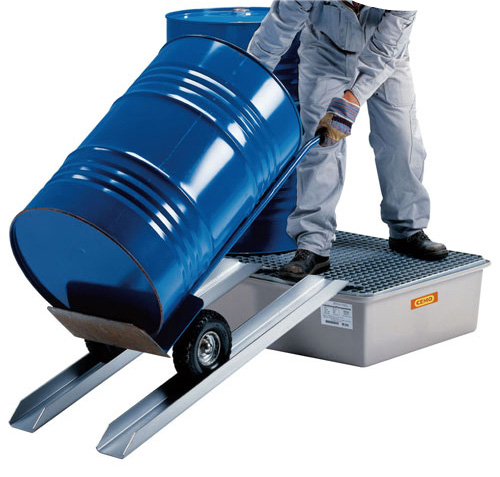 39dd9042456c08b93c2990ed46284431 Verladeschienen für Auffangwannen, Erwachsener, Männlich, Mann, Person