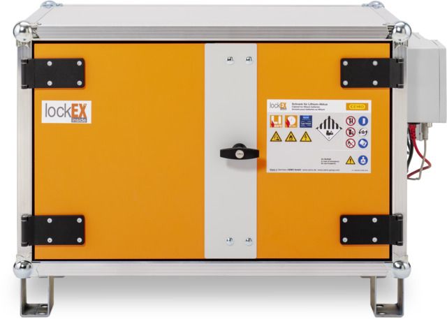 Akku-Ladeschrank 8/5 PremiumPlus mit Display aussen und Füssen