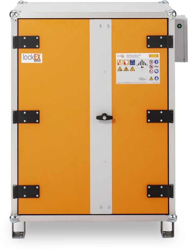 Akku-Ladeschrank Premium 8/10 mit Füßen 230 Volt