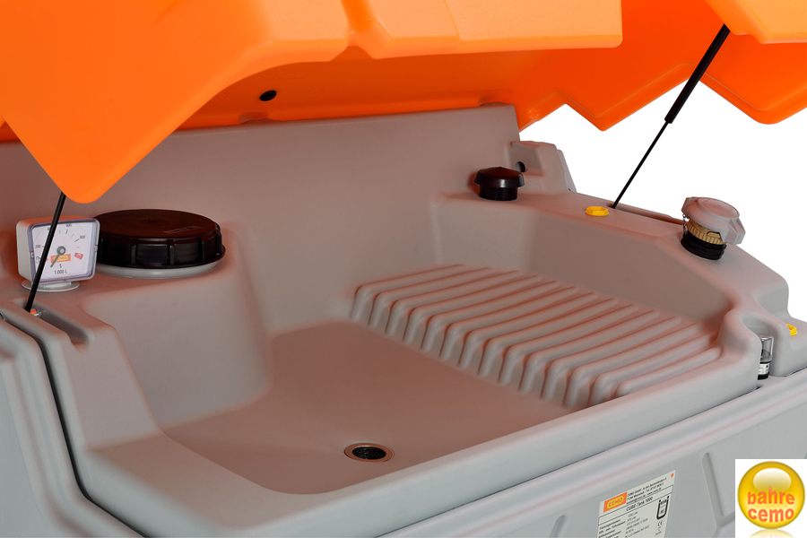 CUBE-Altoeltank_Outdoor_Abtropfflaeche_10481 Beispiel CUBE Altöltank Abtropffläche – mit Klappdeckel