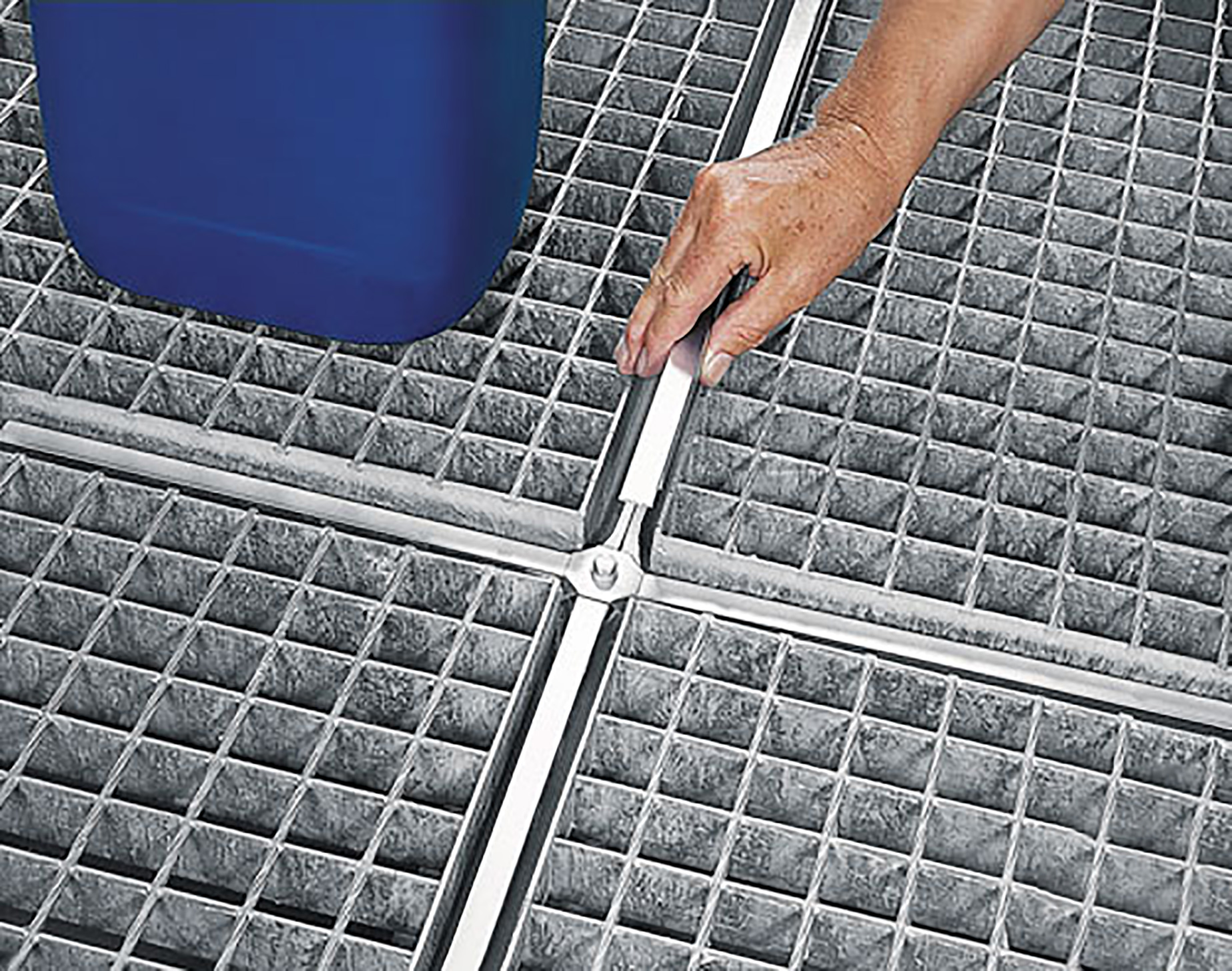 9609383250c5f98c7ff6928412000236 Beispiel Abdeckschiene für Verbundsysteme Auffangwannen, Drinnen, Innenarchitektur, Fliese