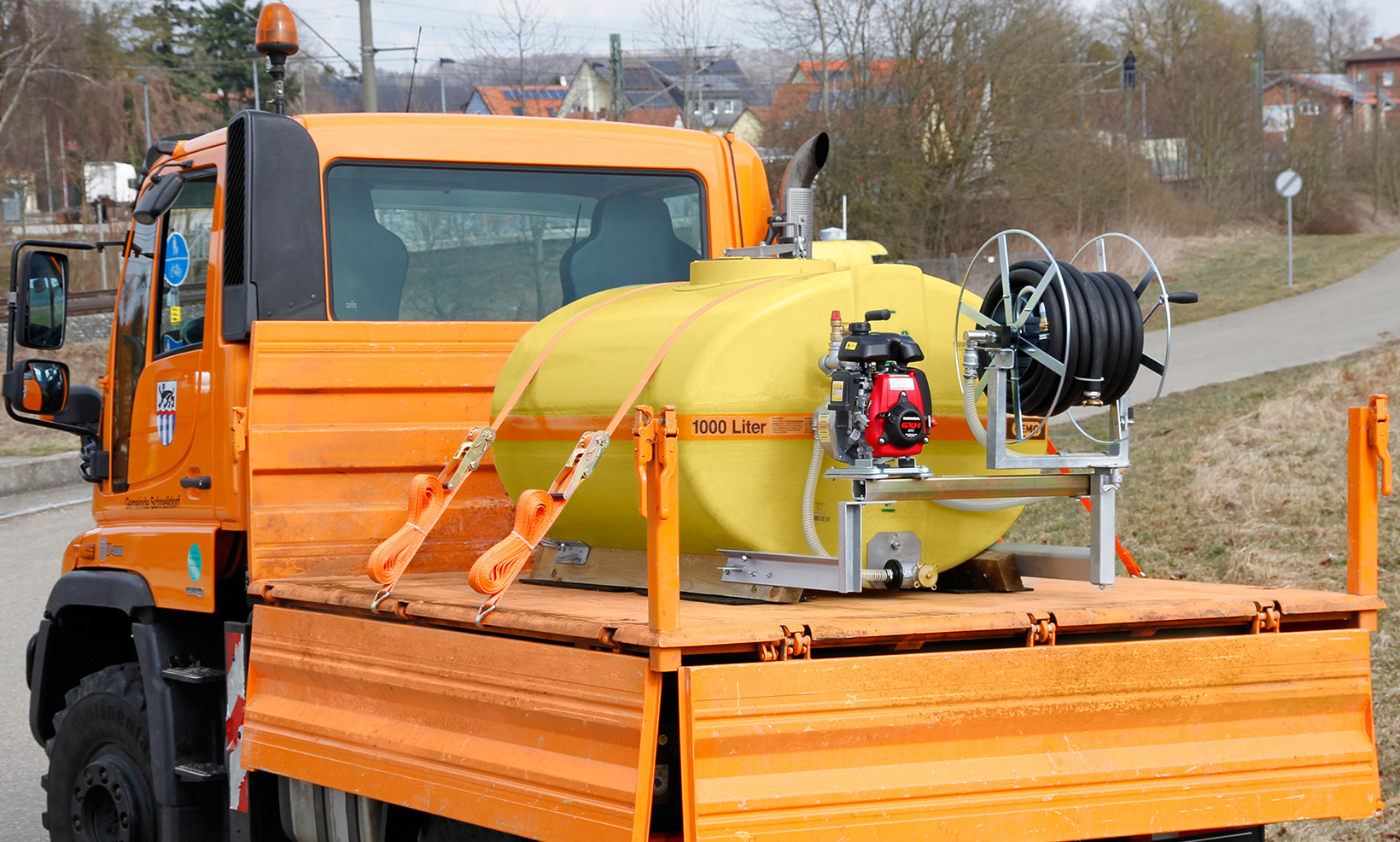 BWS-130_GFK-Fass-1000l_auf-Unimog_Anwendung_7917 Beispiel Bewässerungssystem BWS 130 mit 1000 Liter-Fass