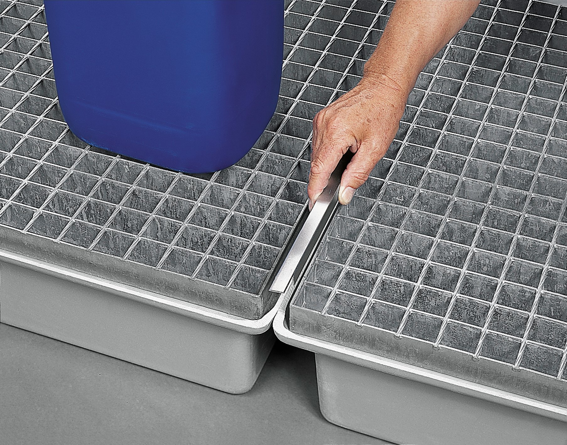 96a25ed012175b1c16cc7c25ad819429 Abdeckschiene für GFK-Auffangwanne-Verbundsystem