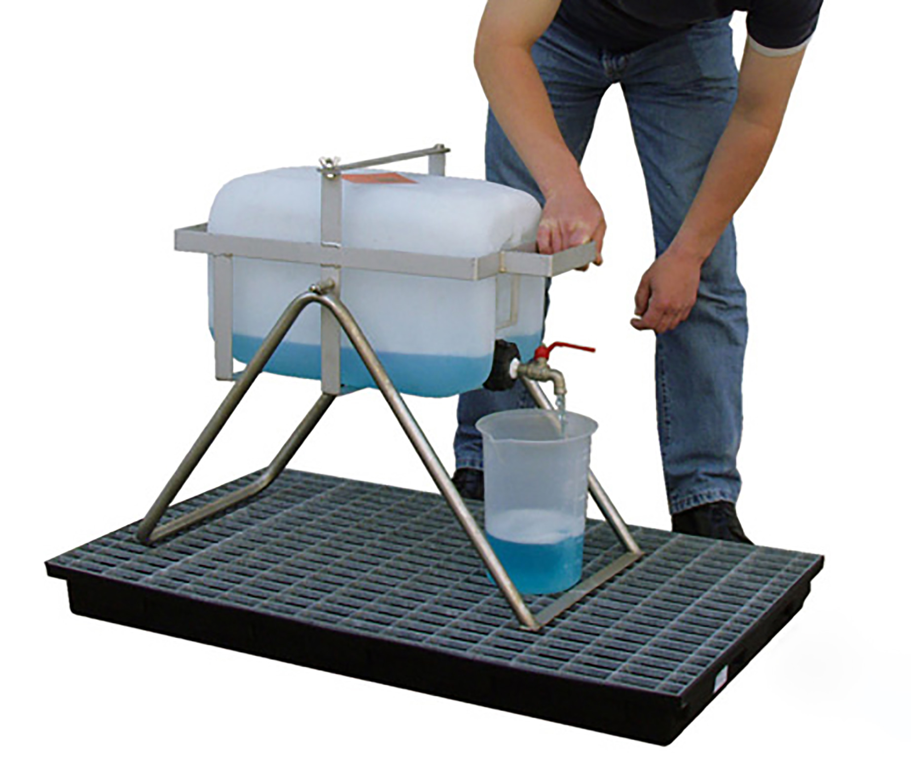 8007-Kanister-Abfüllbock Beispiel Kanister-Abfüllbock bis 30 Liter, Reinigen, Person, Erwachsener, Männlich, Mann