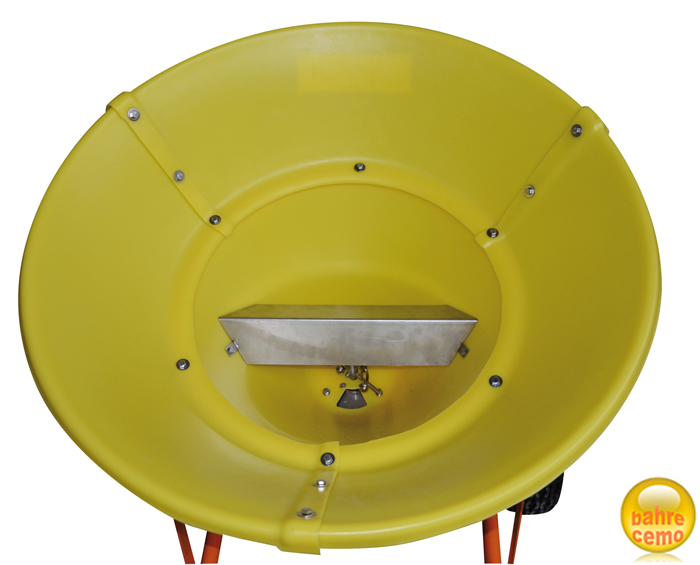 streuwagen_sw200-300_trichter-innen Antiverdichtungseinsatz